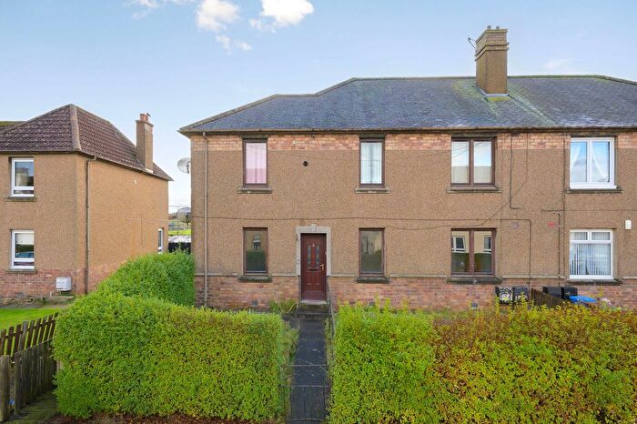 3 Bedroom Flat For Sale In Fod Street, Halbeath, KY11
