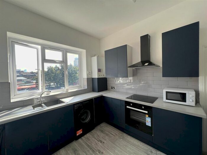 2 Bedroom Flat To Rent In Sandringham Road, London, E8