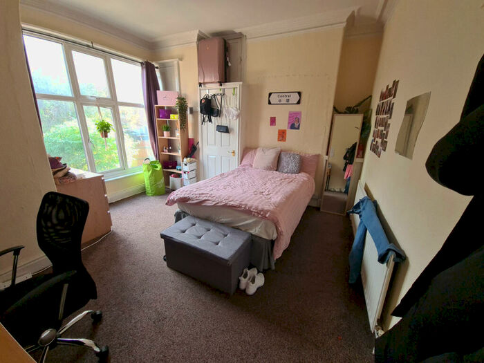 7 Bedroom House To Rent In Ebberston Terrace, Leeds, LS6