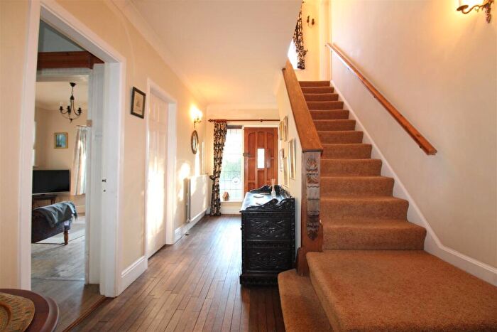 4 Bedroom Detached House For Sale In Bridgnorth Road, Stourton, DY7