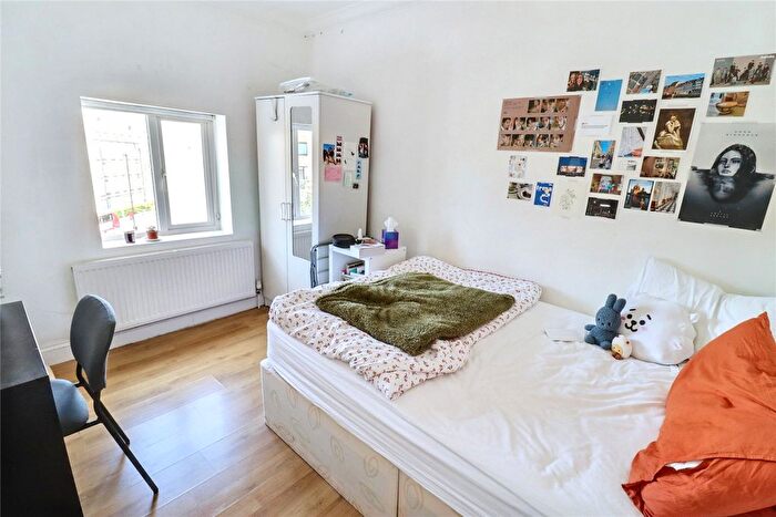 3 Bedroom Flat To Rent In Haverstock Hill, Belsize Park, London, NW3