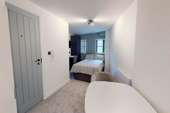 1 Bedroom Apartment To Rent In - Low Pavement, Nottingham, NG1