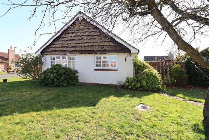 2 Bedroom Detached Bungalow For Sale In Mile End Park, Pocklington, York, YO42