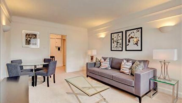 2 Bedroom Flat To Rent In Fulham Road, Chelsea, SW3