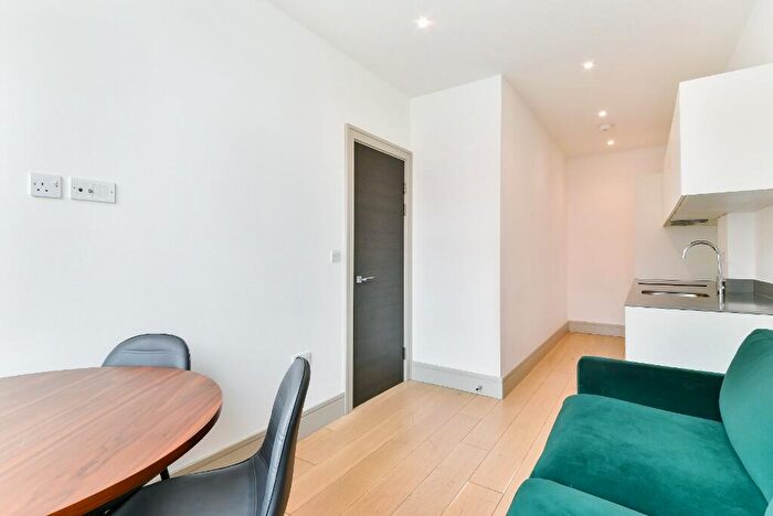 2 Bedroom Flat To Rent In Imperial Drive, Harrow, Middlesex, HA2