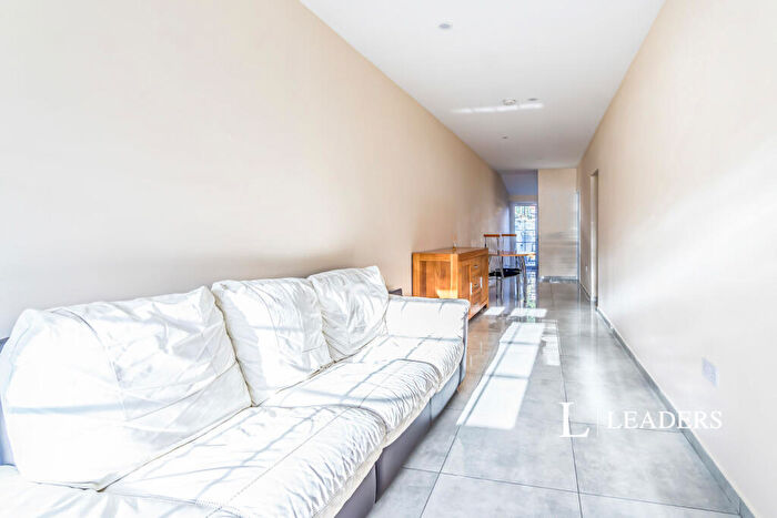 Flat To Rent In Overbury Crescent, New Addington, Croydon, CR0