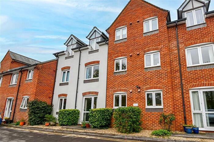 1 Bedroom Apartment For Sale In Kelham Gardens, Marlborough, Wiltshire, SN8
