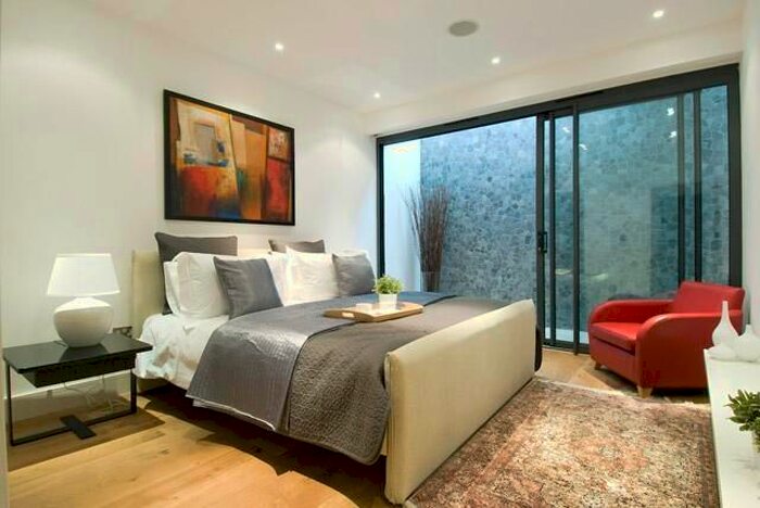 2 Bedroom Flat To Rent In Atherstone Mews, London, Uk, SW7