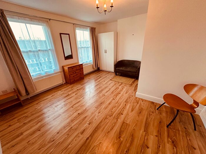 4 Bedroom Maisonette To Rent In St. John's Way, London, N19