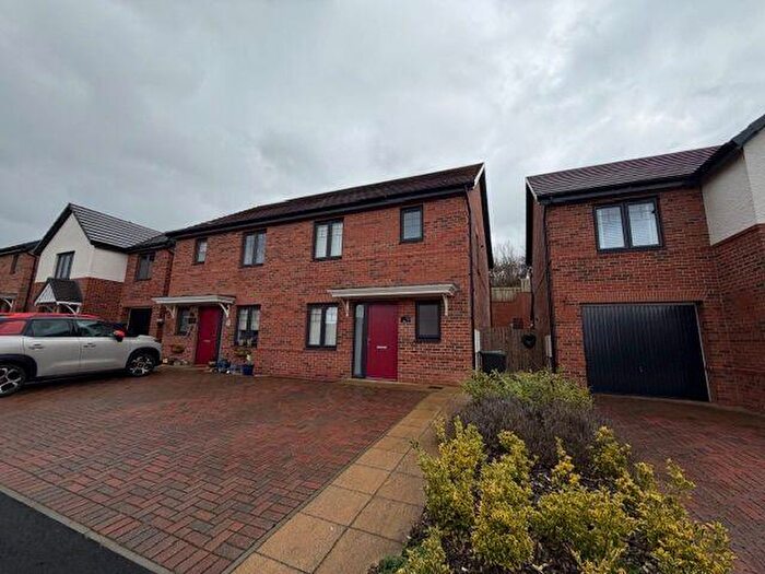 3 Bedroom Semi Detached House To Rent In Allenson View, West Rainton, DH4