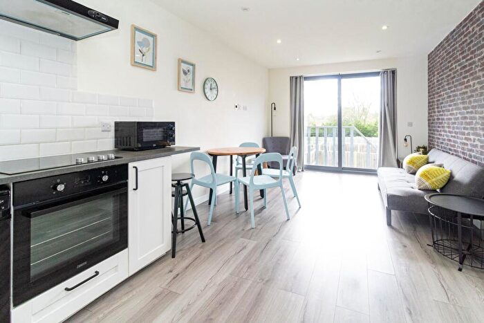 2 Bedroom Apartment For Sale In Arendale Court, Hendon Way, NW4