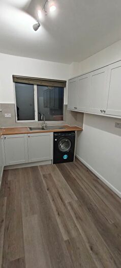 3 Bedroom Flat To Rent In Kingston Road, Staines, TW18