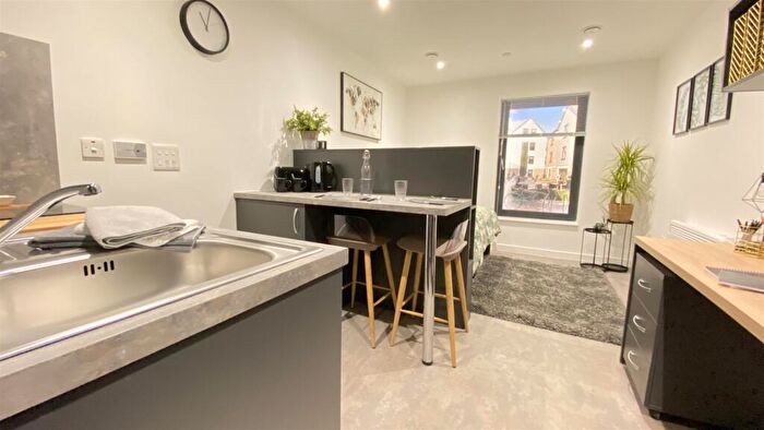 Studio To Rent In Freeman, Westgate One - Ref, CT1