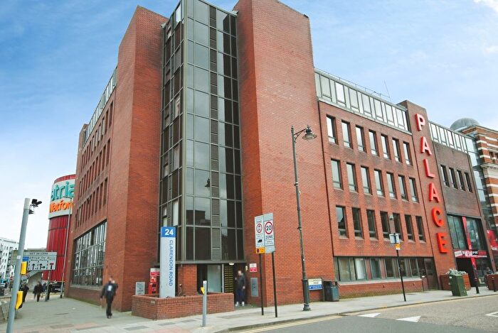 1 Bedroom Flat For Sale In Clarendon Road, Watford, WD17