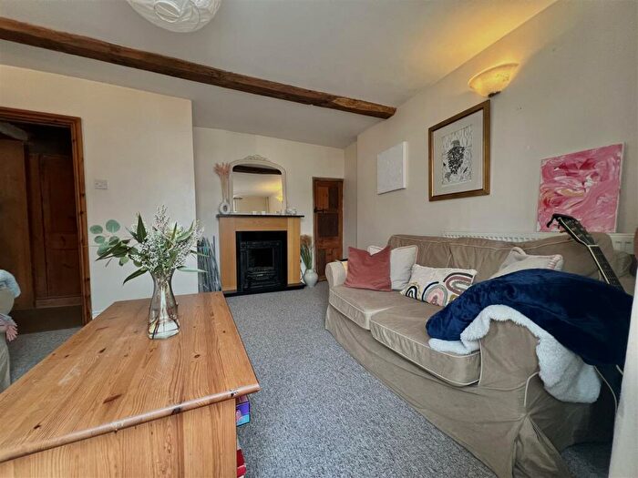 2 Bedroom Duplex For Sale In Wood Street, Stratford-Upon-Avon, CV37