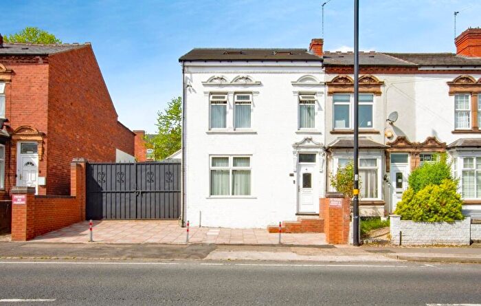 4 Bedroom End Of Terrace House For Sale In Portland Road, Birmingham, B17
