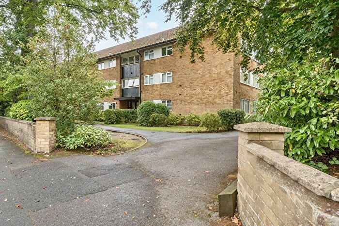 2 Bedroom Flat For Sale In Brewery Road, Woking, Surrey, GU21