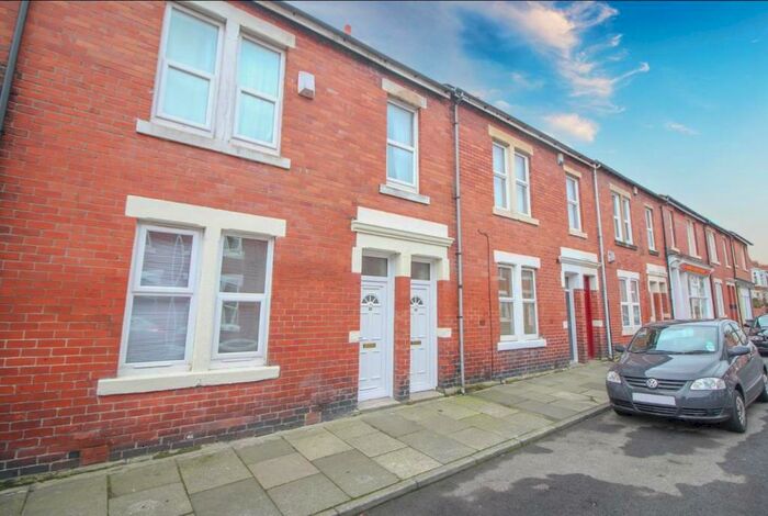 3 Bedroom Flat To Rent In Ashfield Road, Gosforth, Newcastle Upon Tyne, NE3