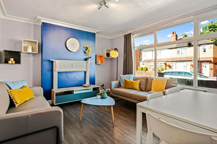 6 Bedroom House To Rent In Estcourt Terrace, Leeds, LS6