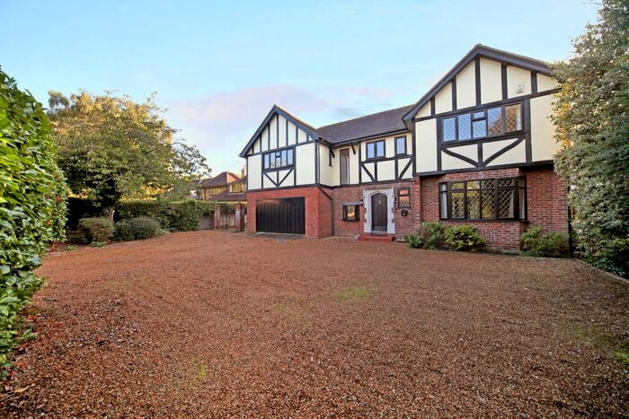 4 Bedroom Detached House To Rent In Kingswood Rise, Englefield Green, Egham, TW20