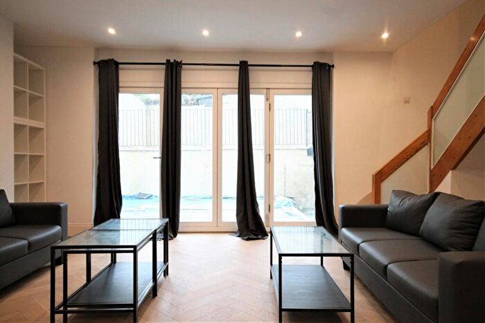 6 Bedroom Flat To Rent In Beacon Hill, Islington, N7