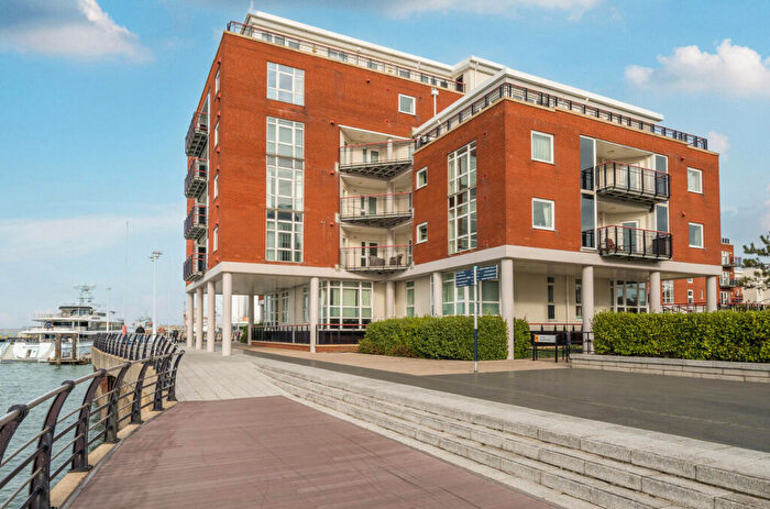 2 Bedroom Flat For Sale In Gunwharf Quays, Portsmouth, Hampshire, PO1