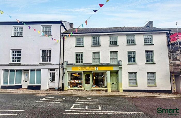 1 Bedroom Flat For Sale In Lower Market Street, Penryn, Cornwall, TR10