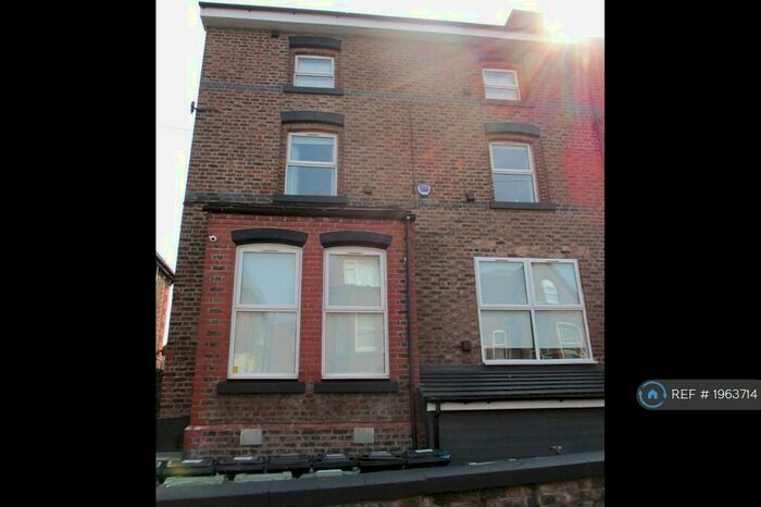 2 Bedroom Flat To Rent In Prenton, Prenton, CH43