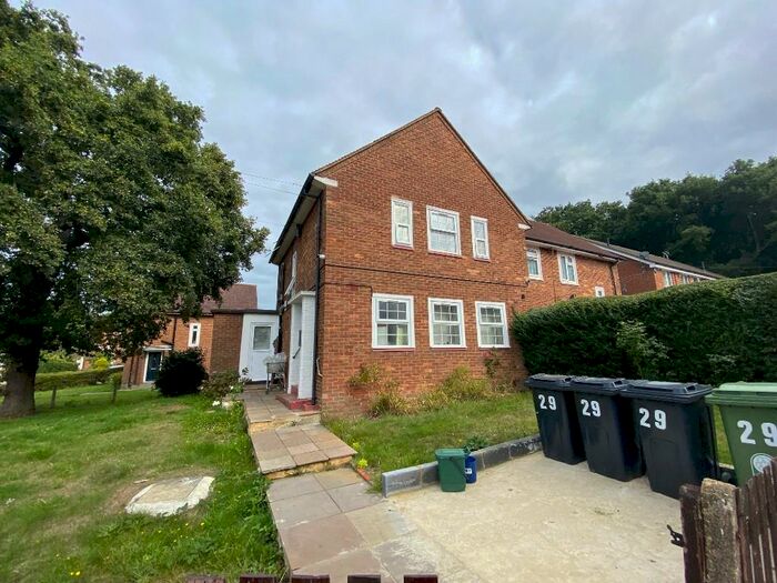 Studio To Rent In Laburnum Way, Bromley, London, BR2