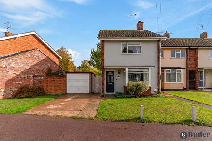 2 Bedroom End Of Terrace House For Sale In Groveside, Henlow, SG16