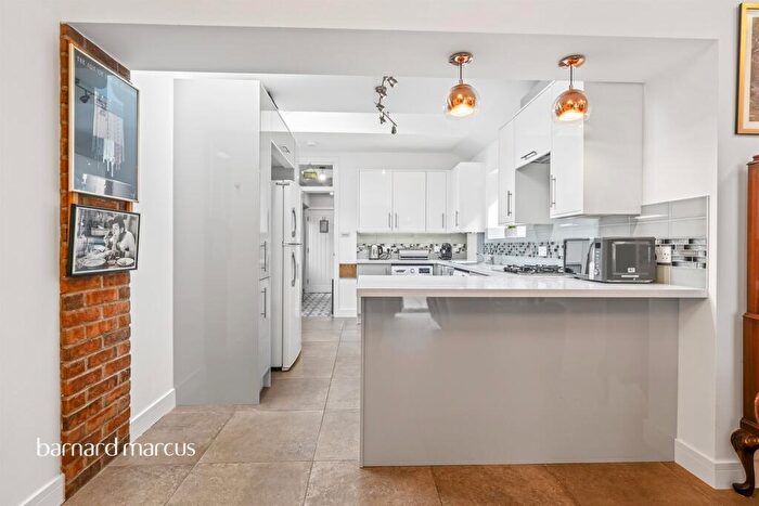 3 Bedroom Maisonette For Sale In St. James's Road, Croydon, CR0