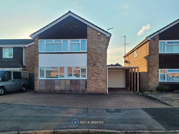 4 Bedroom Detached House To Rent In Welford Road, Reading, RG5