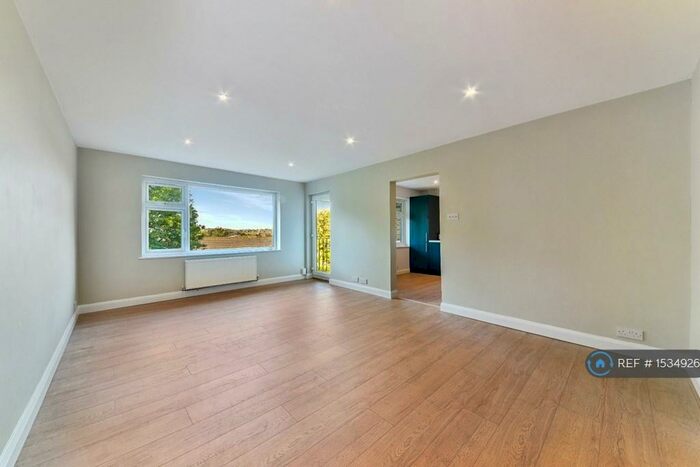 2 Bedroom Flat To Rent In Stevens Court, Beckenham, BR3