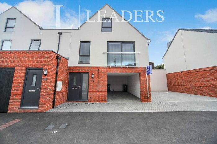 2 Bedroom Semi-Detached House To Rent In News Place, Venetia Road, Luton, LU2