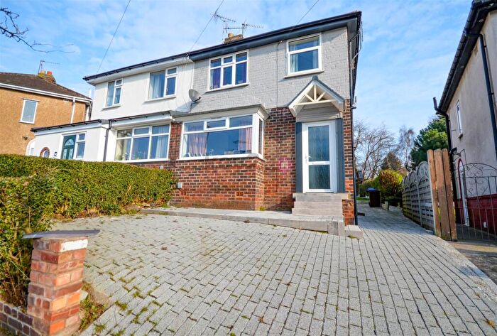 3 Bedroom Semi-Detached House For Sale In Ridgehill Avenue, Sheffield, S12