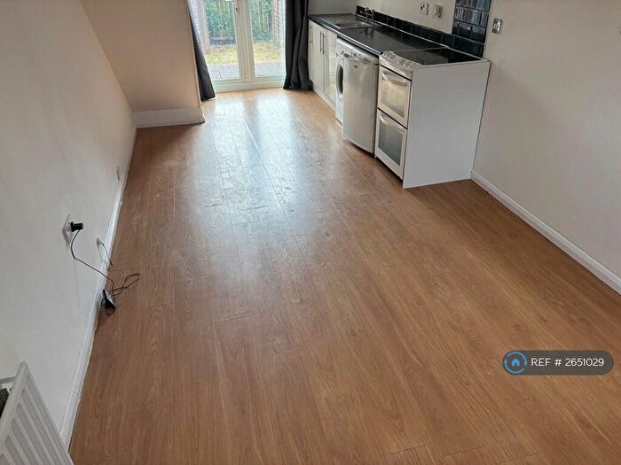 1 Bedroom End Of Terrace House To Rent In Hexham Gardens, Bletchley, Milton Keynes, MK3