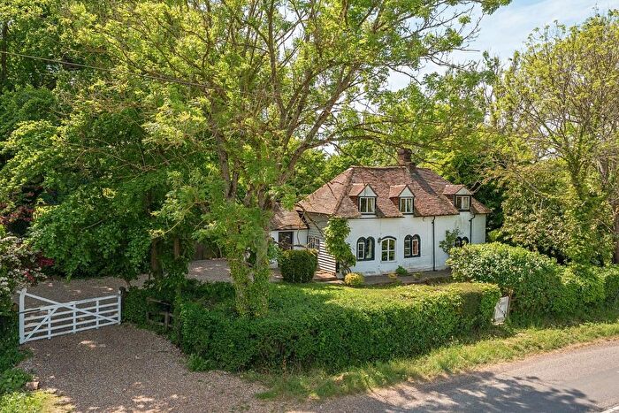 4 Bedroom Detached House For Sale In Chambers Green Road, Pluckley, Ashford, TN27