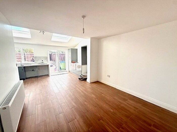 3 Bedroom Property To Rent In Hurst Road, Bexley, DA5