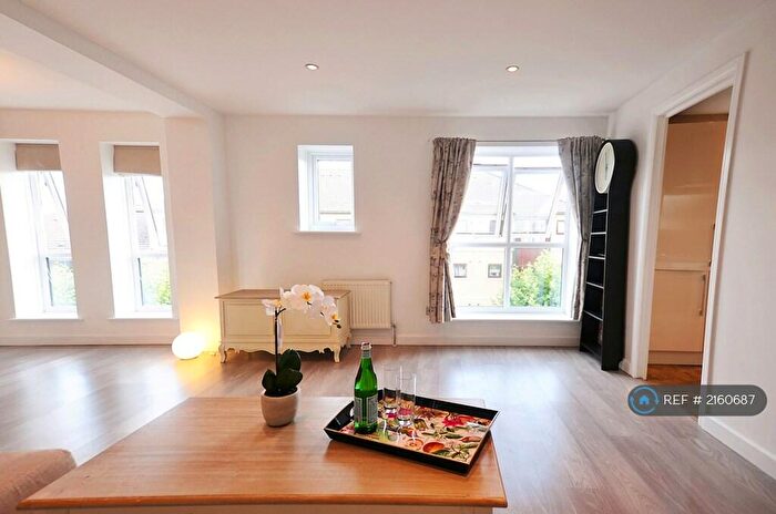 3 Bedroom Flat To Rent In Bowes Lyon Hall, London, E16