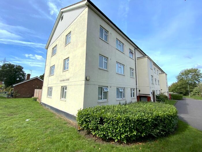 3 Bedroom Flat To Rent In Colombia Court, New Malden, KT3