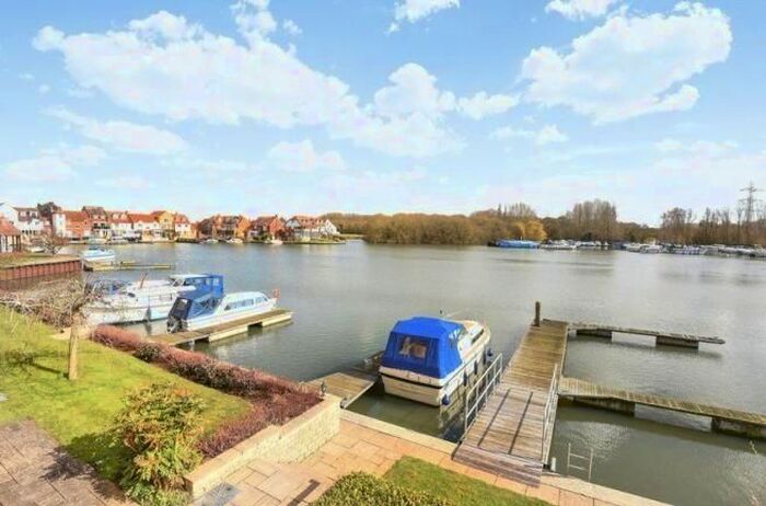 3 Bedroom Terraced House To Rent In West Quay, Abingdon, OX14