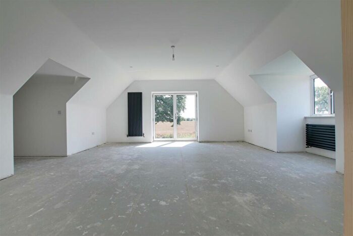 5 Bedroom Detached House For Sale In Parkhall Road, Somersham, PE28