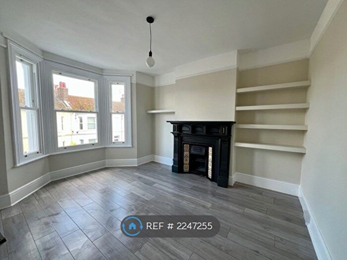 2 Bedroom Flat To Rent In Gratwicke Road, Worthing, BN11