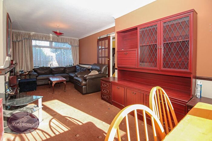 3 Bedroom Semi-Detached House For Sale In Kirby Close, Newthorpe, Nottingham, NG16