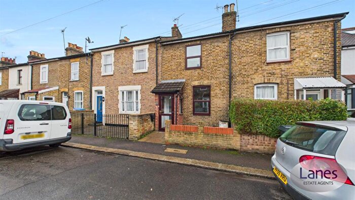2 Bedroom House To Rent In Medcalf Road, Enfield, EN3