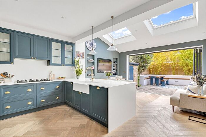 4 Bedroom Detached House To Rent In Strathville Road, London, SW18