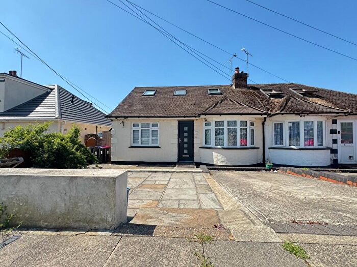 4 Bedroom Bungalow For Sale In Boundary Road, Leigh-On-Sea, Essex, SS9