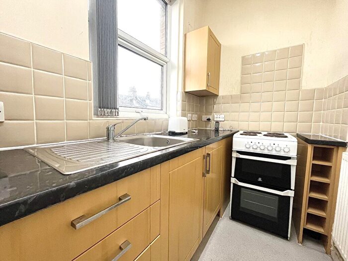 Studio To Rent In Laisteridge Lane, Bradford, BD7