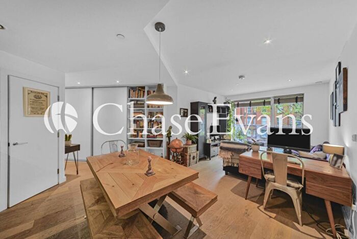 1 Bedroom Flat For Sale In Mansfield Point, Trafalgar Place, Rodney Road, Elephant & Castle, London, SE17