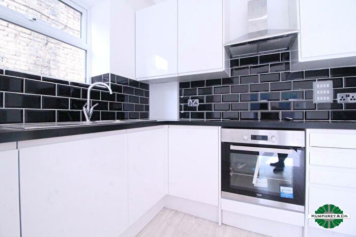 3 Bedroom Flat To Rent In Mount Pleasant Road, London, N17